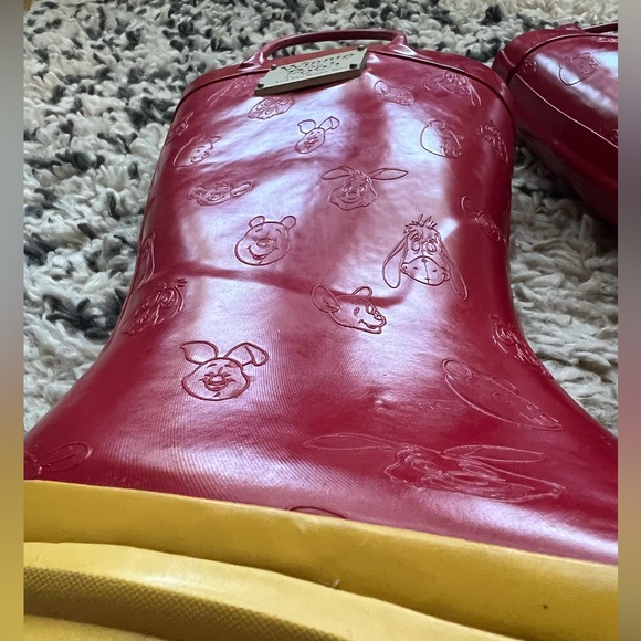 ❌❌SOLD❌❌ Disney Winnie the Pooh Women’s Rain Boots - Size 8/39 - Picture 4 of 8
